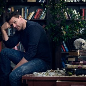 jw-ew_03-david-boreanaz-library.jpg