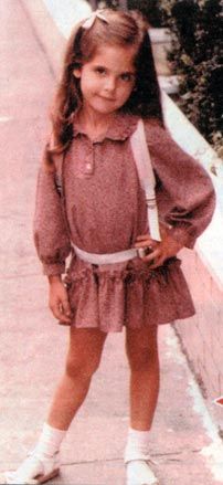 0705207c81e9aee5445e79f76bc57550--sarah-michelle-gellar-famous-faces