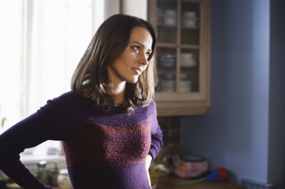 Amy-acker-happy-town